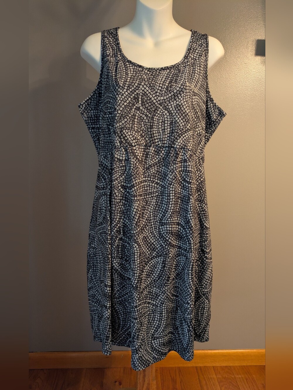 Columbia PFG Sleeveless Black and White Printed Women’s Dress